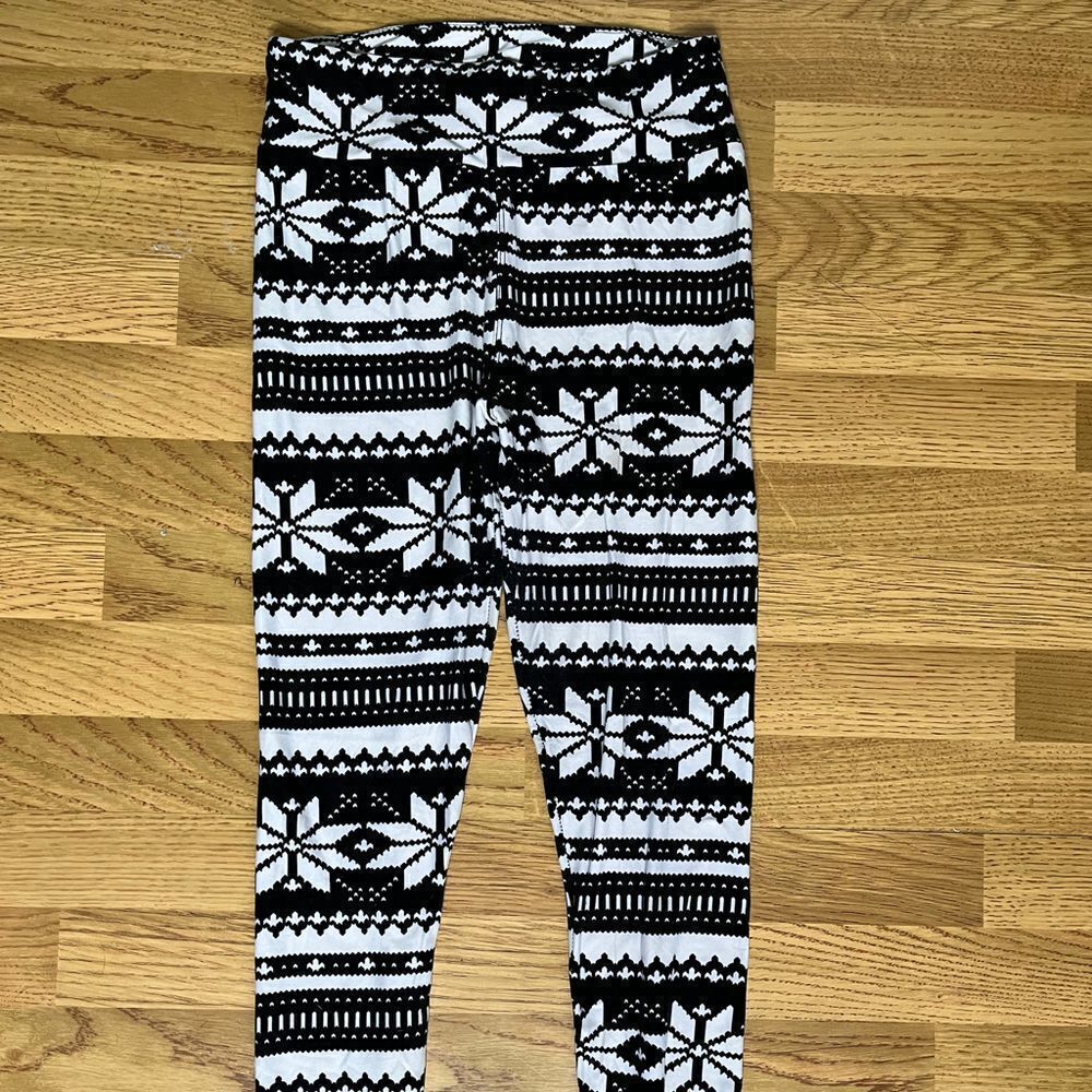 Cute Christmas/Winter Themed Leggings